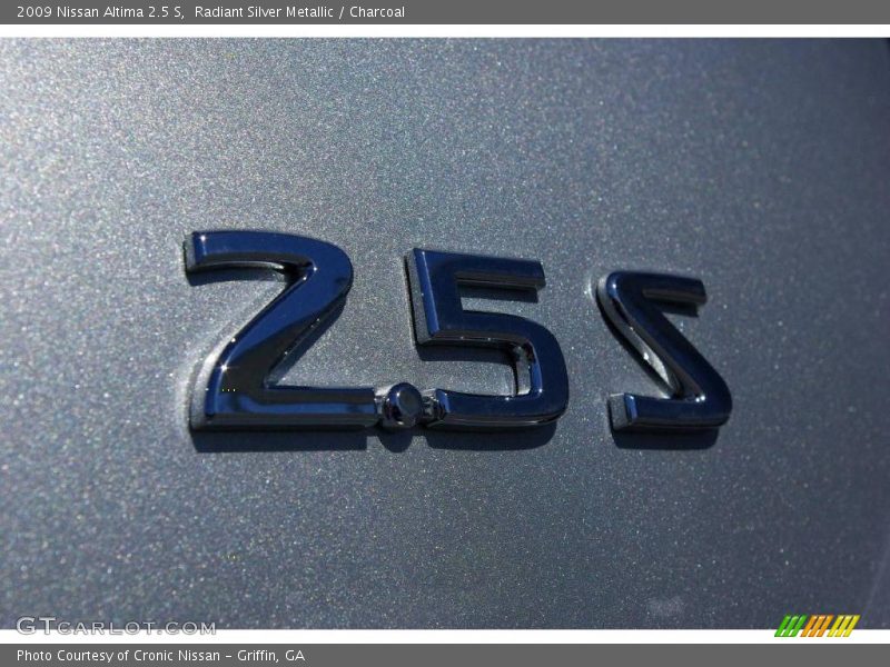 Radiant Silver Metallic / Charcoal 2009 Nissan Altima 2.5 S