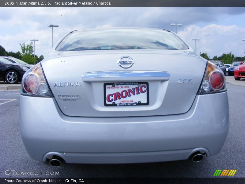 Radiant Silver Metallic / Charcoal 2009 Nissan Altima 2.5 S