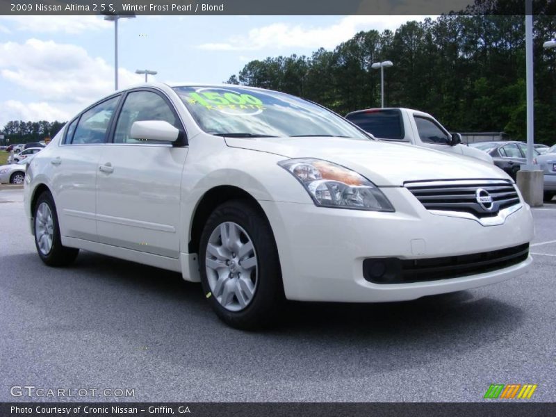 Winter Frost Pearl / Blond 2009 Nissan Altima 2.5 S