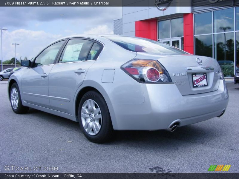 Radiant Silver Metallic / Charcoal 2009 Nissan Altima 2.5 S