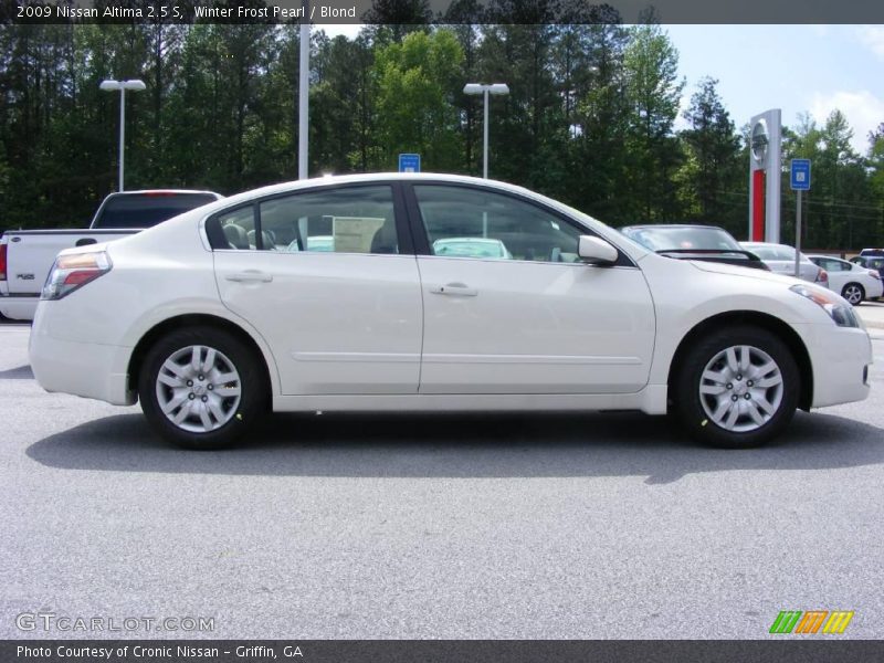 Winter Frost Pearl / Blond 2009 Nissan Altima 2.5 S