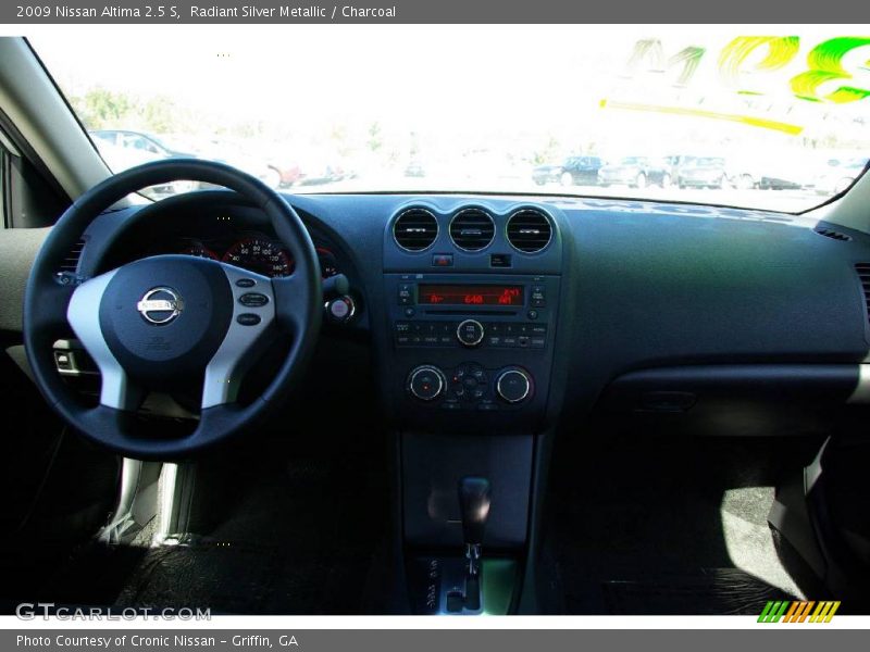 Radiant Silver Metallic / Charcoal 2009 Nissan Altima 2.5 S