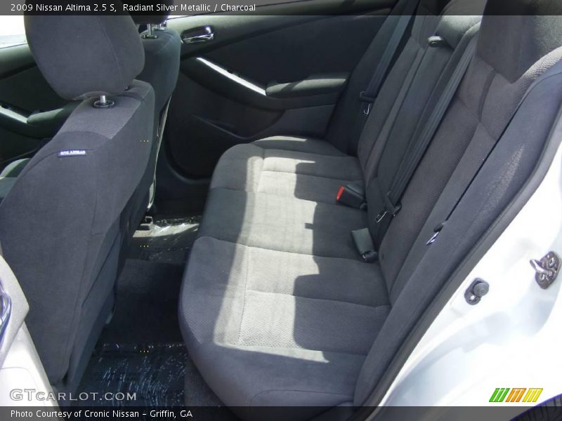 Radiant Silver Metallic / Charcoal 2009 Nissan Altima 2.5 S