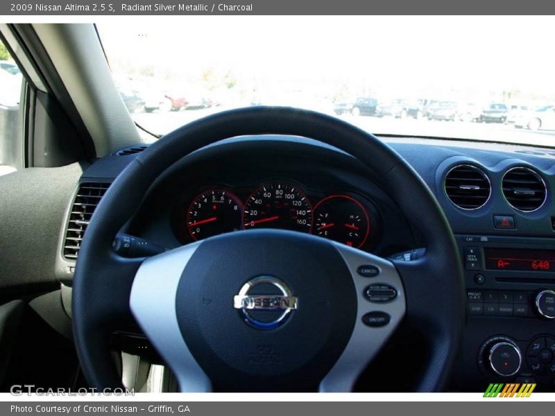 Radiant Silver Metallic / Charcoal 2009 Nissan Altima 2.5 S