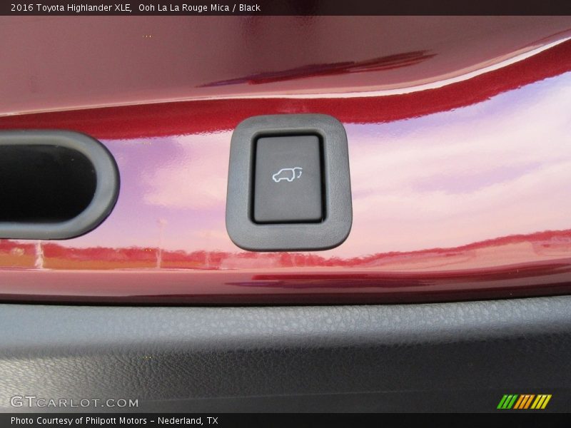 Ooh La La Rouge Mica / Black 2016 Toyota Highlander XLE