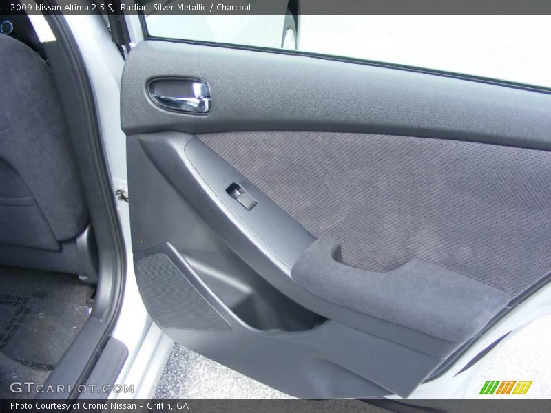 Radiant Silver Metallic / Charcoal 2009 Nissan Altima 2.5 S