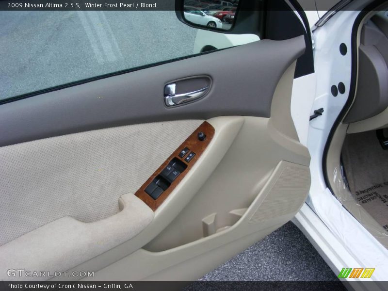 Winter Frost Pearl / Blond 2009 Nissan Altima 2.5 S