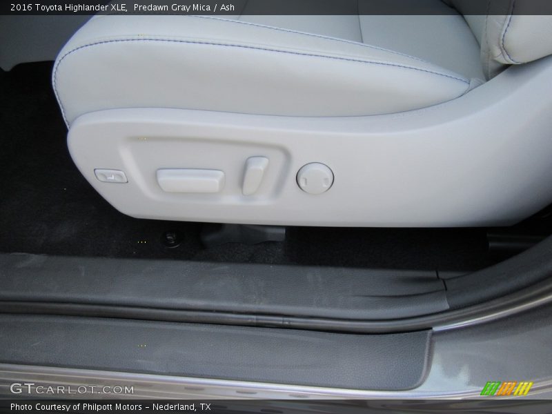 Predawn Gray Mica / Ash 2016 Toyota Highlander XLE
