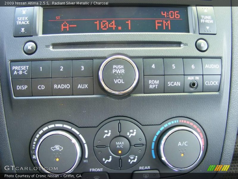 Radiant Silver Metallic / Charcoal 2009 Nissan Altima 2.5 S