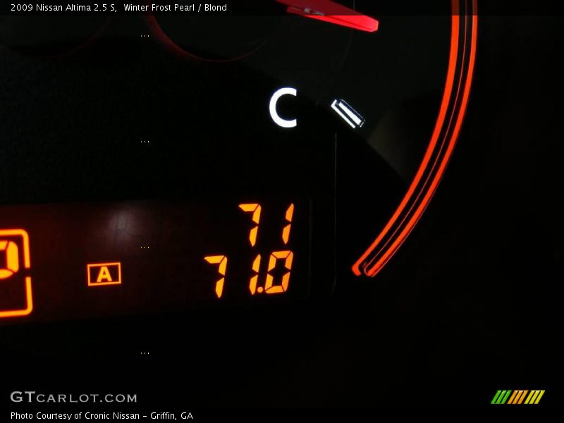 Winter Frost Pearl / Blond 2009 Nissan Altima 2.5 S