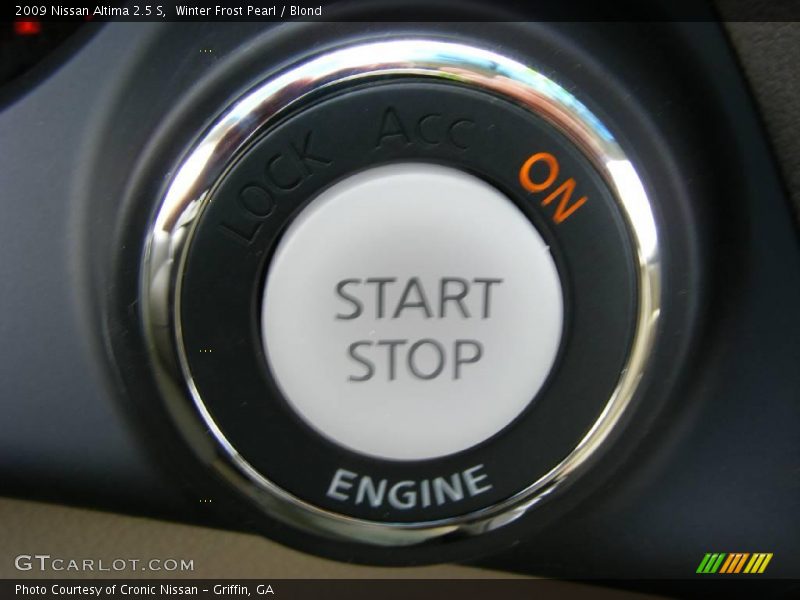 Winter Frost Pearl / Blond 2009 Nissan Altima 2.5 S
