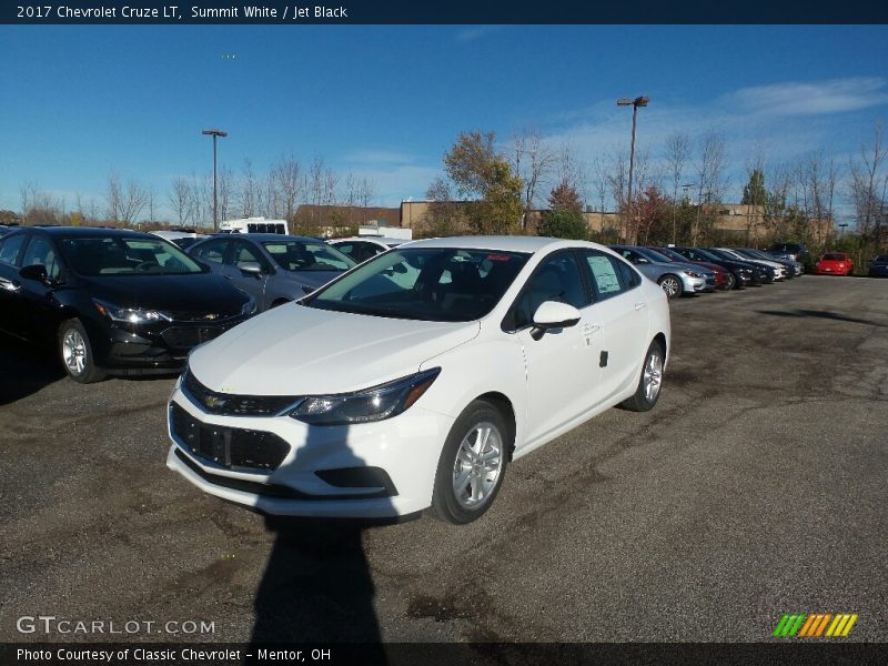 Summit White / Jet Black 2017 Chevrolet Cruze LT