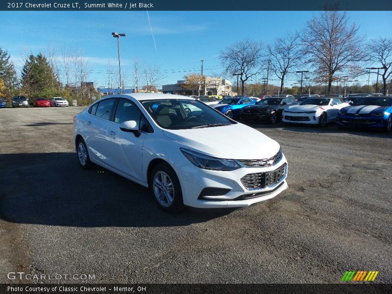 Summit White / Jet Black 2017 Chevrolet Cruze LT