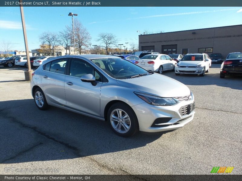 Silver Ice Metallic / Jet Black 2017 Chevrolet Cruze LT