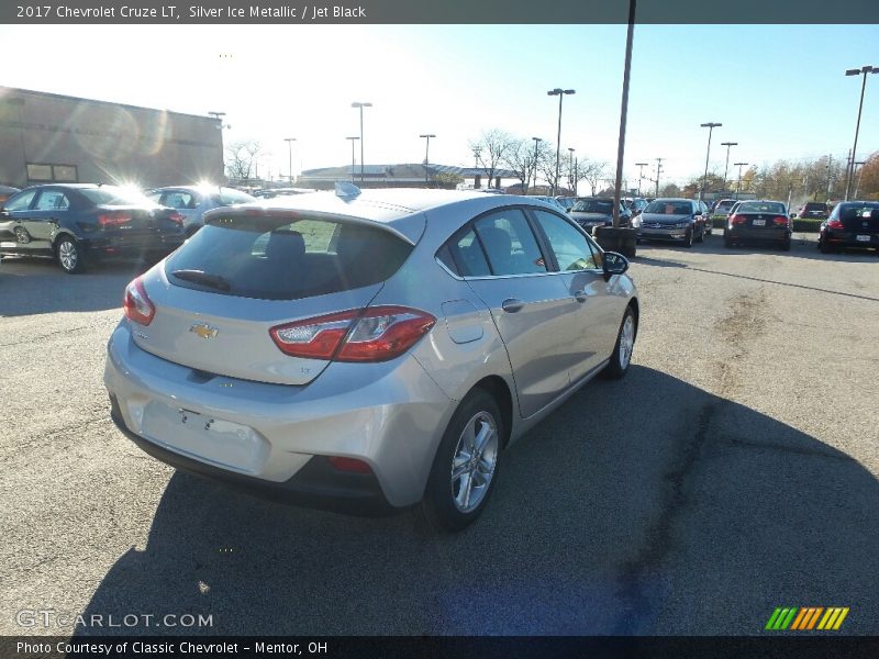 Silver Ice Metallic / Jet Black 2017 Chevrolet Cruze LT