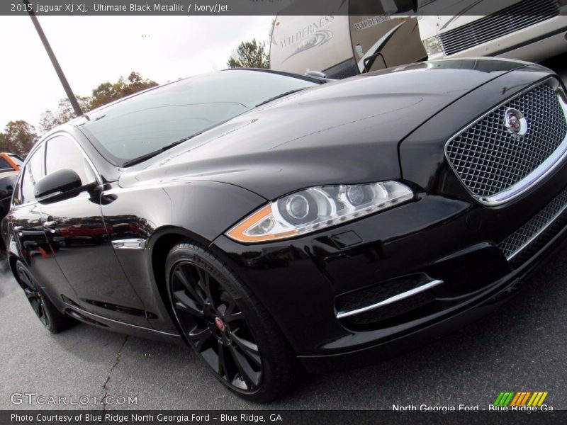 Ultimate Black Metallic / Ivory/Jet 2015 Jaguar XJ XJ