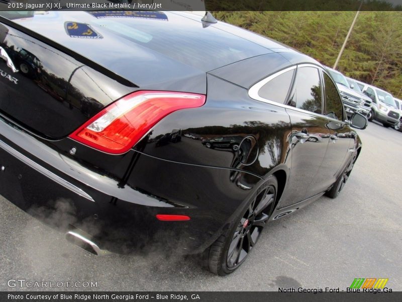 Ultimate Black Metallic / Ivory/Jet 2015 Jaguar XJ XJ