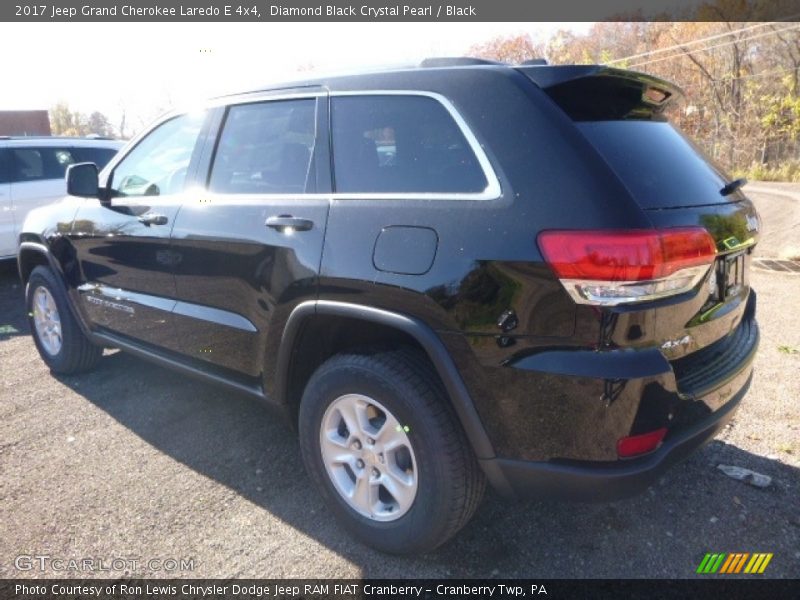 Diamond Black Crystal Pearl / Black 2017 Jeep Grand Cherokee Laredo E 4x4