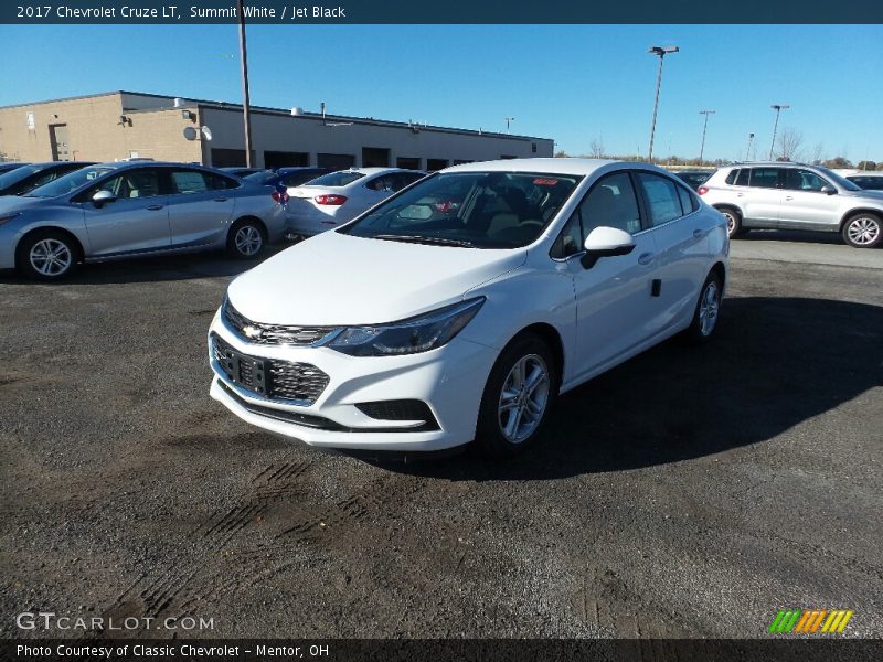 Summit White / Jet Black 2017 Chevrolet Cruze LT