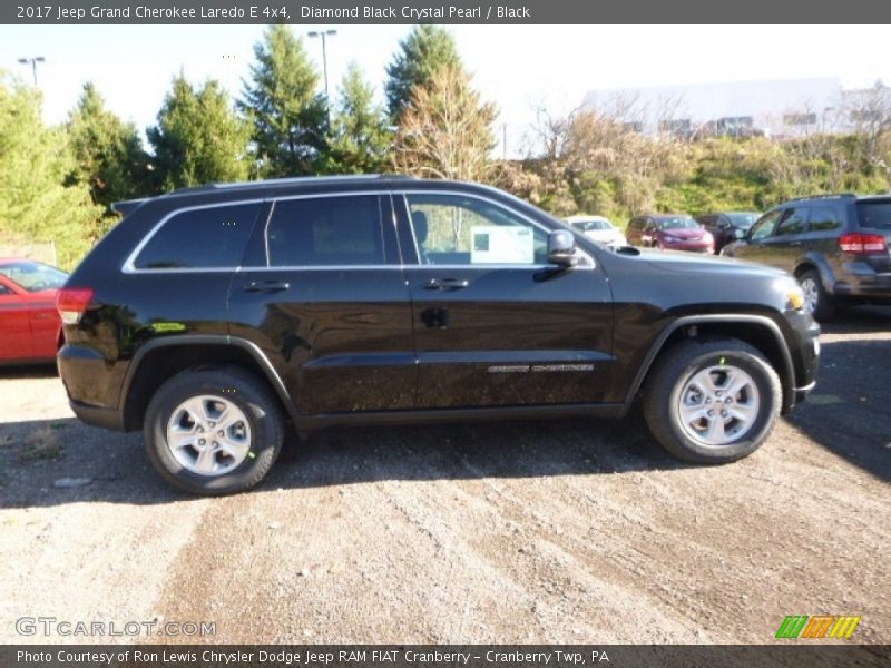 Diamond Black Crystal Pearl / Black 2017 Jeep Grand Cherokee Laredo E 4x4