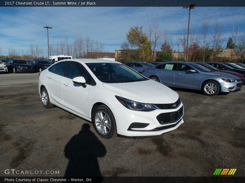 Summit White / Jet Black 2017 Chevrolet Cruze LT