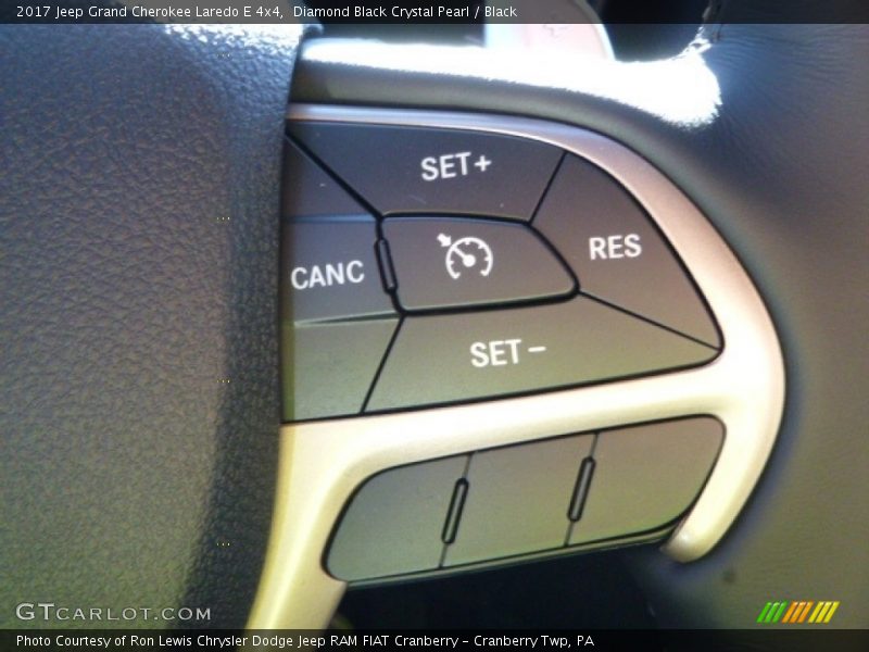 Diamond Black Crystal Pearl / Black 2017 Jeep Grand Cherokee Laredo E 4x4