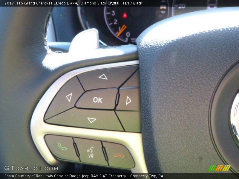 Diamond Black Crystal Pearl / Black 2017 Jeep Grand Cherokee Laredo E 4x4
