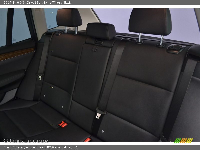 Alpine White / Black 2017 BMW X3 sDrive28i