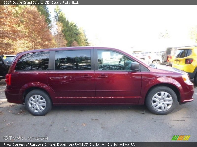 Octane Red / Black 2017 Dodge Grand Caravan SE