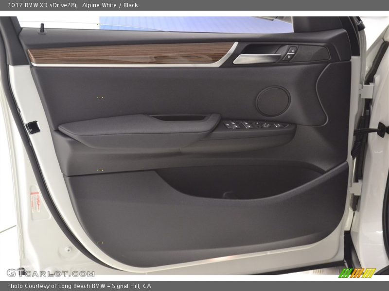 Alpine White / Black 2017 BMW X3 sDrive28i