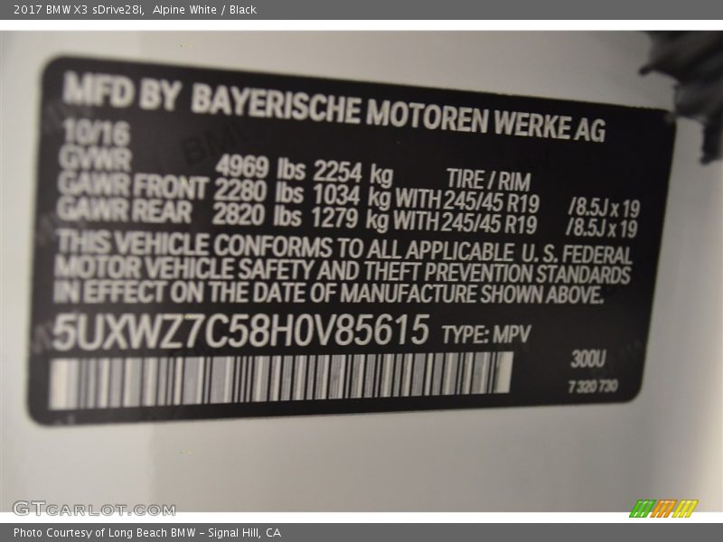 Alpine White / Black 2017 BMW X3 sDrive28i