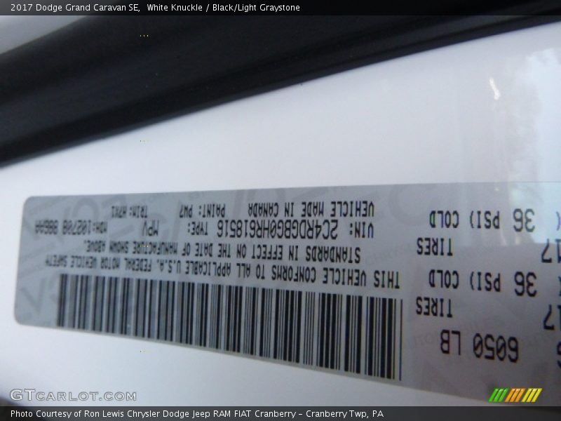 White Knuckle / Black/Light Graystone 2017 Dodge Grand Caravan SE