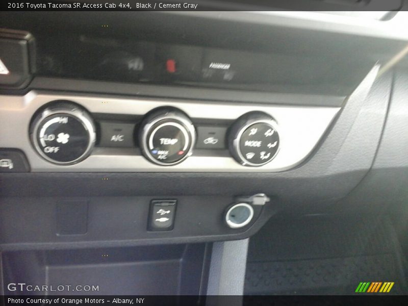 Black / Cement Gray 2016 Toyota Tacoma SR Access Cab 4x4