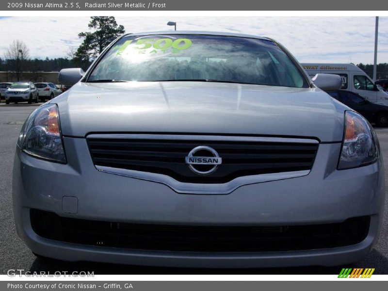 Radiant Silver Metallic / Frost 2009 Nissan Altima 2.5 S