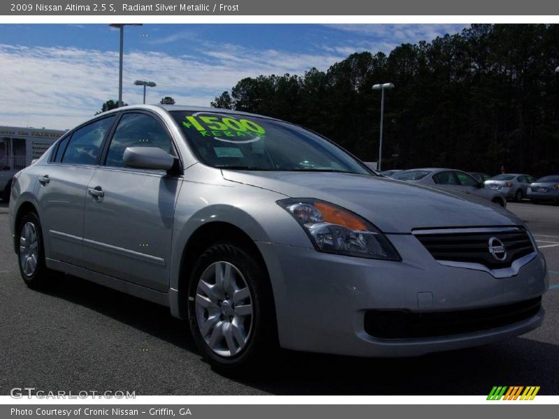 Radiant Silver Metallic / Frost 2009 Nissan Altima 2.5 S