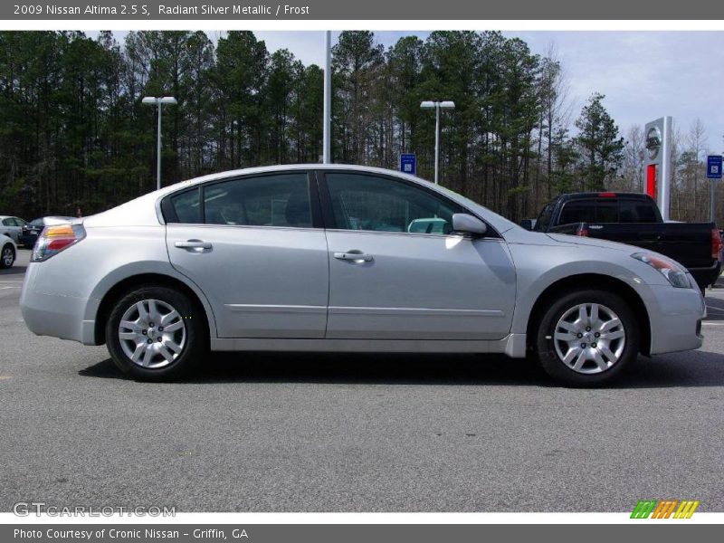 Radiant Silver Metallic / Frost 2009 Nissan Altima 2.5 S