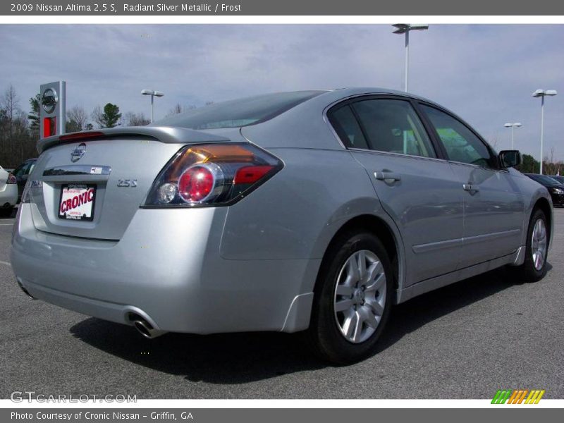 Radiant Silver Metallic / Frost 2009 Nissan Altima 2.5 S