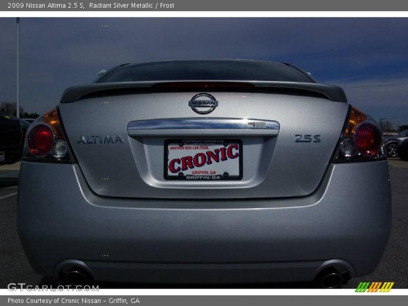 Radiant Silver Metallic / Frost 2009 Nissan Altima 2.5 S