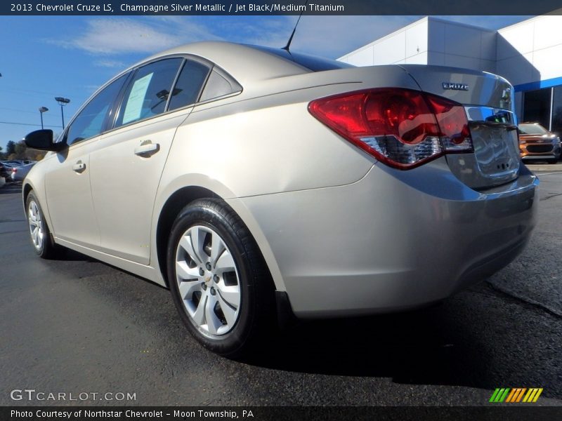 Champagne Silver Metallic / Jet Black/Medium Titanium 2013 Chevrolet Cruze LS