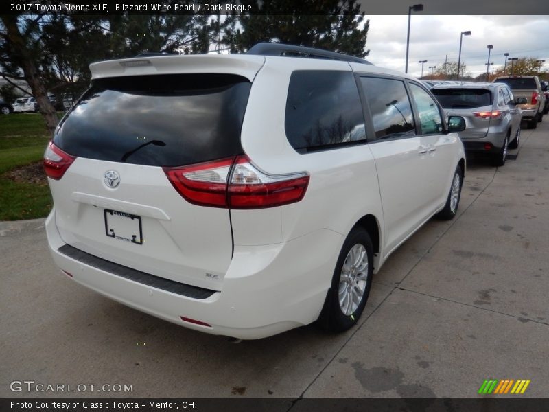 Blizzard White Pearl / Dark Bisque 2017 Toyota Sienna XLE