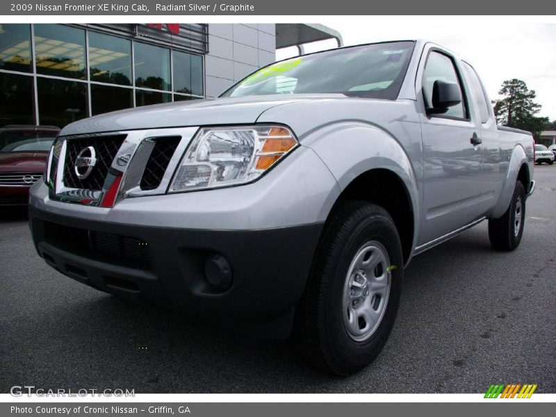 Radiant Silver / Graphite 2009 Nissan Frontier XE King Cab