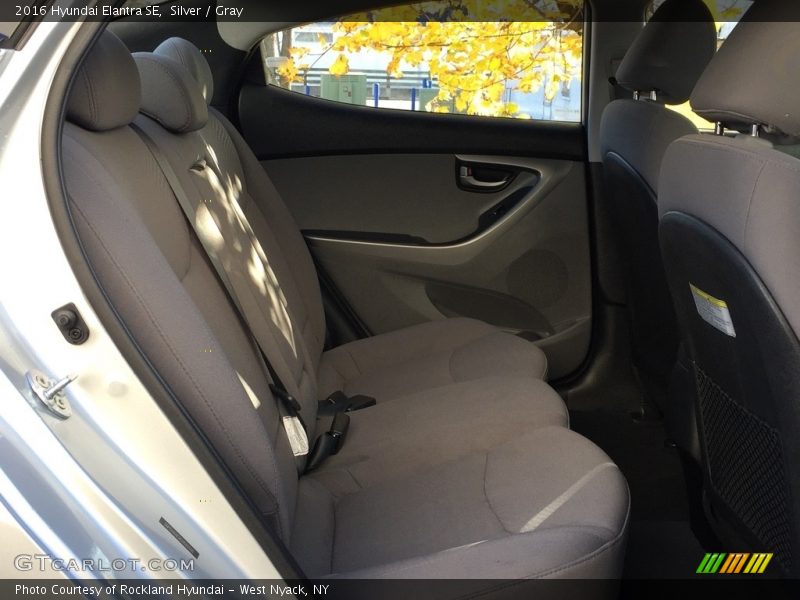 Silver / Gray 2016 Hyundai Elantra SE