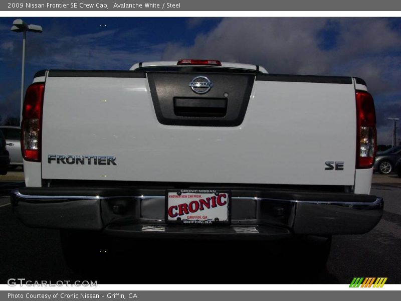 Avalanche White / Steel 2009 Nissan Frontier SE Crew Cab