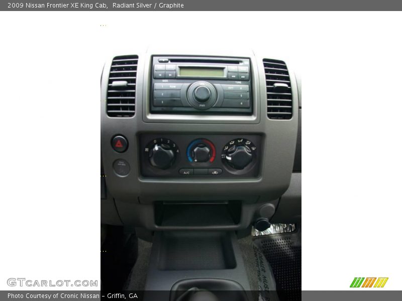 Radiant Silver / Graphite 2009 Nissan Frontier XE King Cab