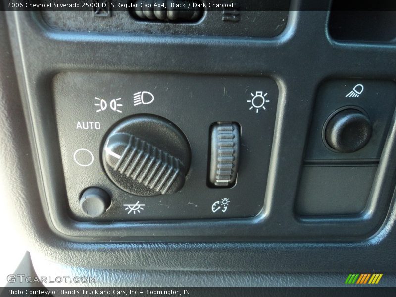 Black / Dark Charcoal 2006 Chevrolet Silverado 2500HD LS Regular Cab 4x4