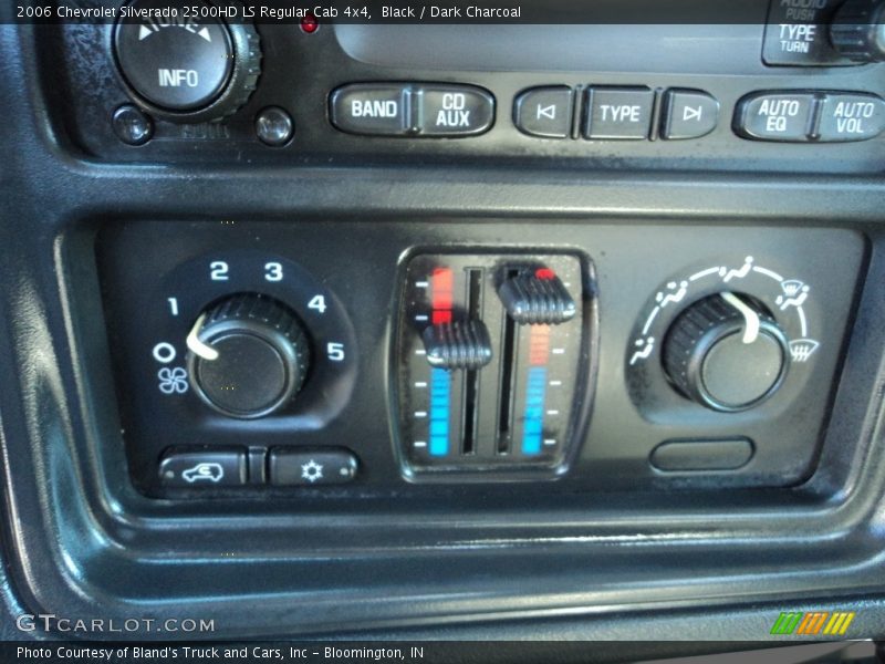 Black / Dark Charcoal 2006 Chevrolet Silverado 2500HD LS Regular Cab 4x4