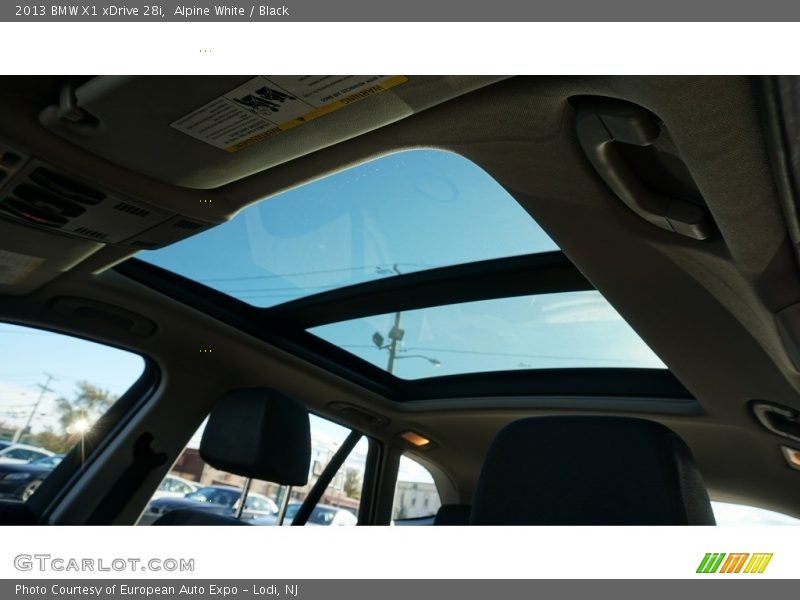 Alpine White / Black 2013 BMW X1 xDrive 28i