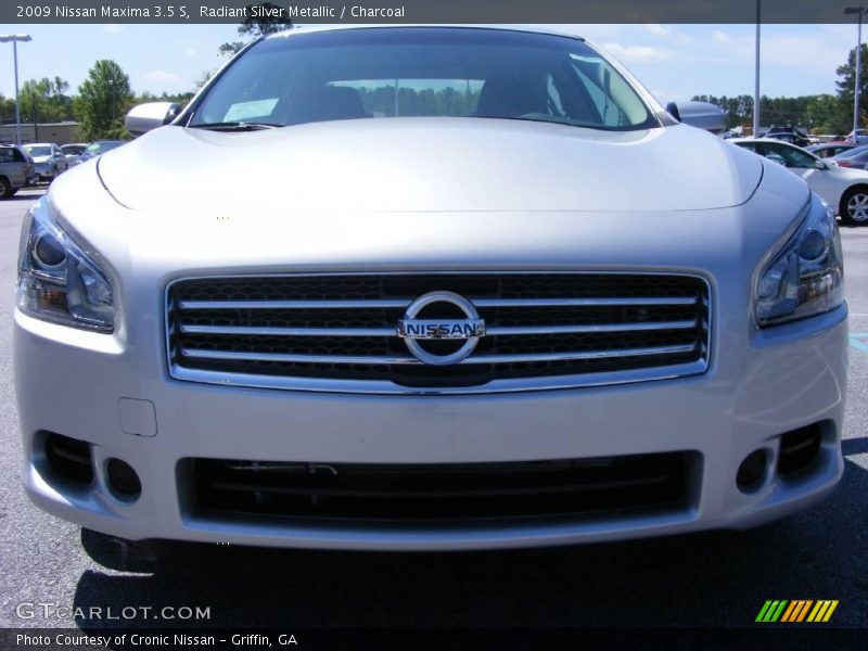 Radiant Silver Metallic / Charcoal 2009 Nissan Maxima 3.5 S