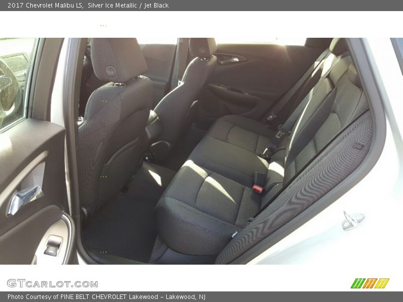 Silver Ice Metallic / Jet Black 2017 Chevrolet Malibu LS