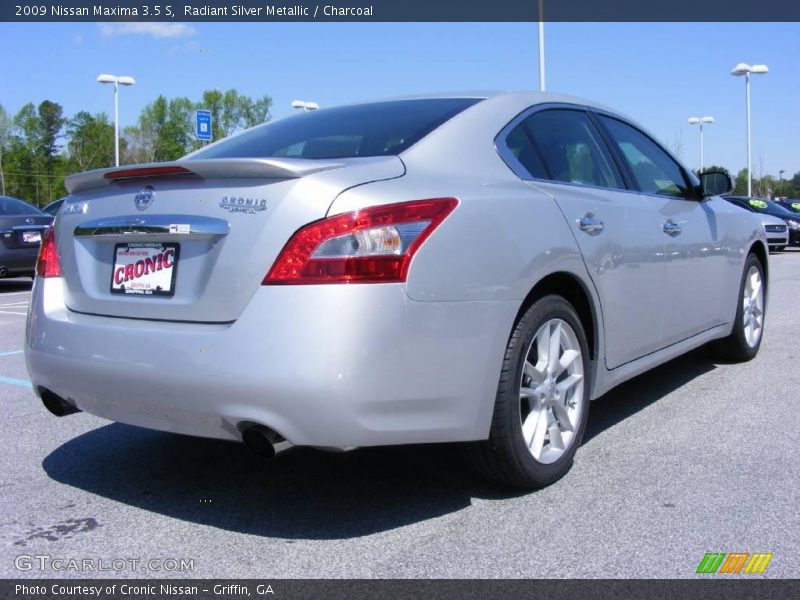Radiant Silver Metallic / Charcoal 2009 Nissan Maxima 3.5 S